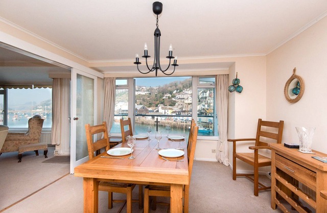 Bel appartement sur le bord du port.