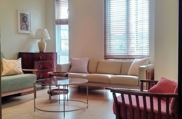 Beautiful apartment with underground parking + balcony in Kew, Richmond London