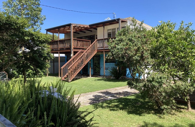 Lovely beach cottage - 5 minute easy walk to beach