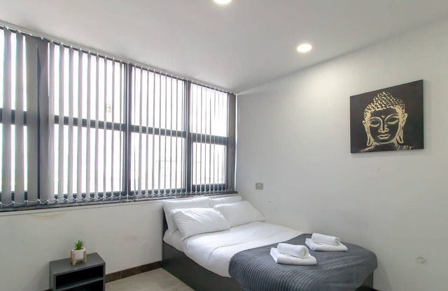 Lovely Budget Sunderland Studio with Great Views