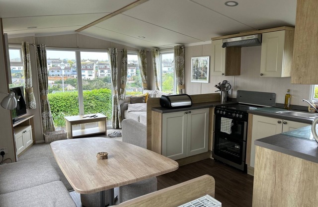 Lovely caravan in beautiful pitch with beautiful views of South Devon