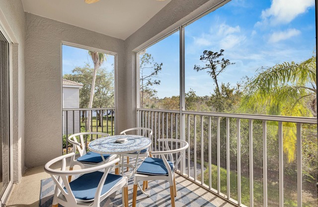 Lovely, Completely Renovated 5 Star Two Bedroom Condo Close to the Beach