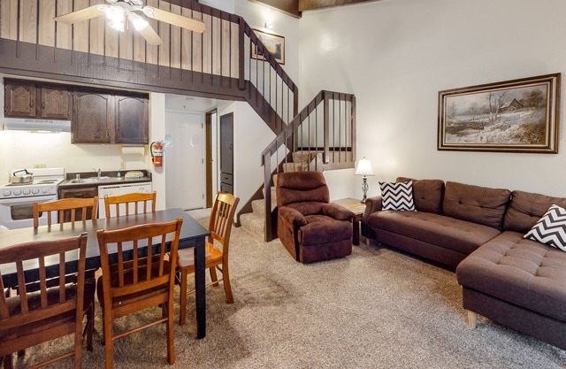 Lovely Home Inside Yosemite National Park Close to Badger Pass & Valley w/WiFi