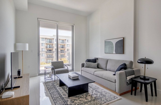 Lovely Coral Gables 1BR w/ W/D & Pool, nr Miracle Mile, by Blueground