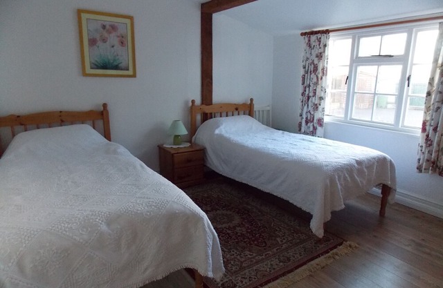 Lovely Devon cottage with private heated indoor swimming pool