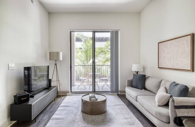 Lovely Doral 1 BR w/ Gym & Pool, by Blueground