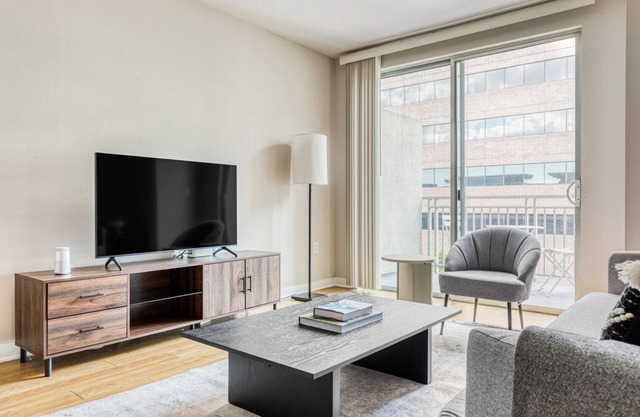 Lovely Downtown 1BR w/ Pool, W/D & Gym, near 7th St Metro, by Blueground