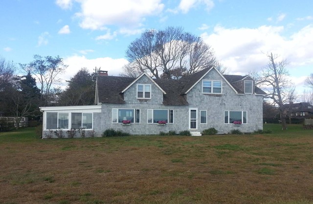 Lovely easy to maintain cottage on Long Island Sound