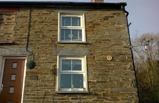 Belle maison de caractère de fin de rangée avec une vue imprenable sur la rivière Teifi