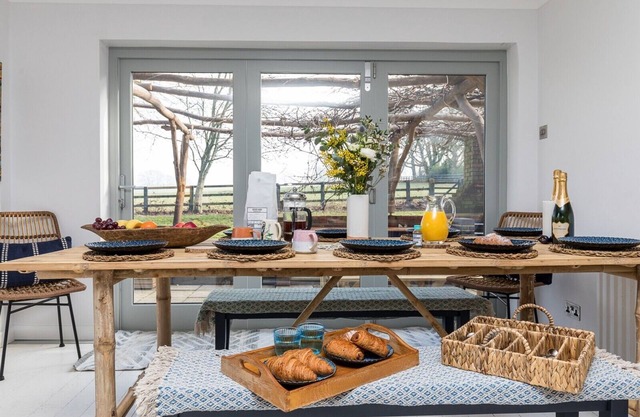 Lovely Family Home on Westerlands Farm, Sleeps 11, The South Downs National Park