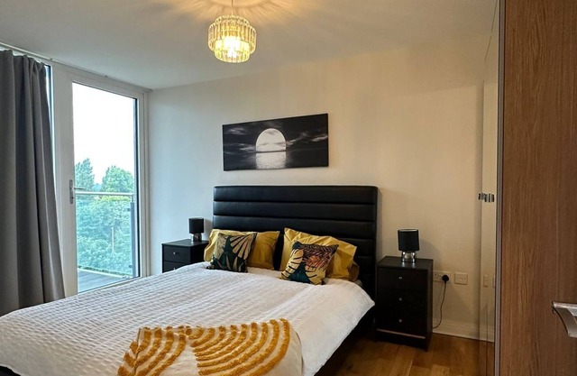 Lovely flat close to Heathrow Airport