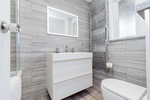Lovely flat with Wi-Fi and free parking