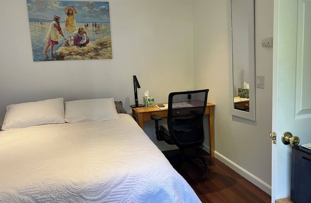 Lovely Garden Retreat Near Bart and Shops