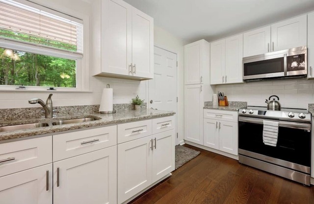 Lovely Hillsborough stay 2 minutes to Downtown