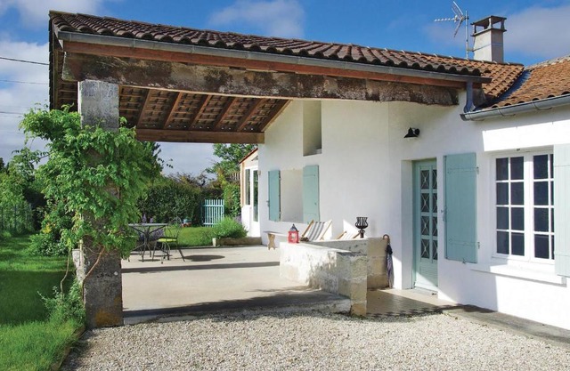 Lovely Home In St Fort Sur Gironde