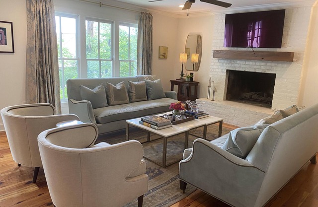 Lovely home 1.7 miles from Grove and Stadium