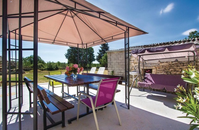 Belle maison à Barban avec cuisine