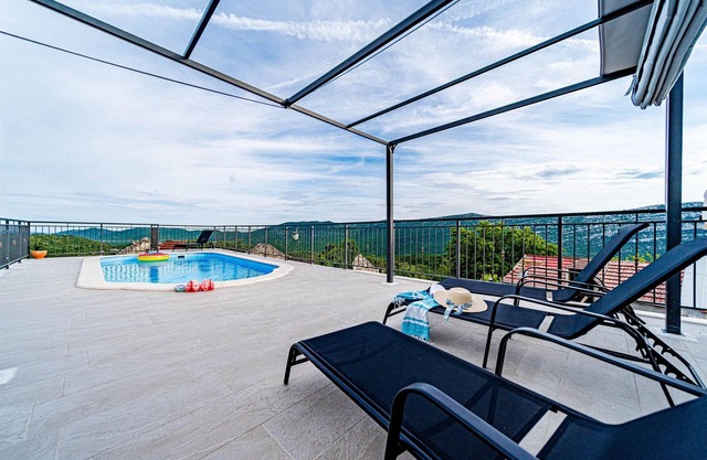 Lovely home in Dancanje