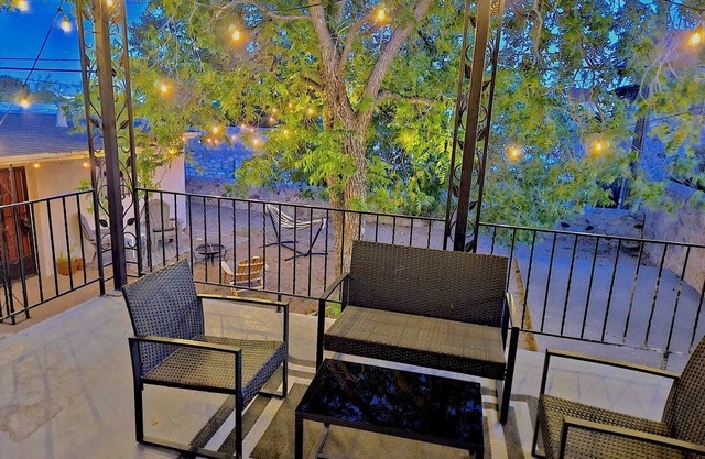 Lovely home in Manhattan Heights with game room, one block from Memorial Park.