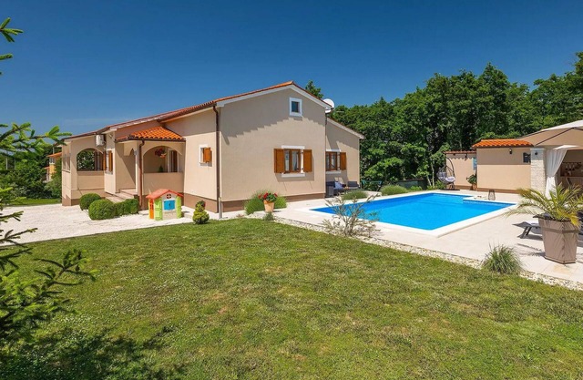 Villa Bozac