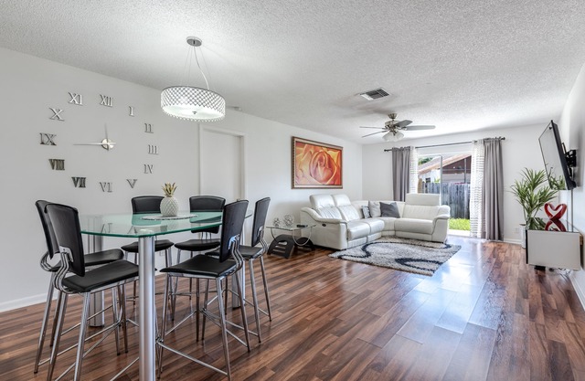 Lovely Home in the Heart of Wellington