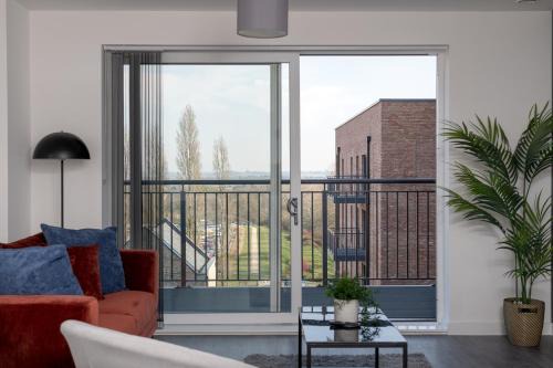 Lovely Home Near Canal, Park, & Central MK
