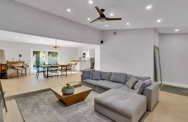 Lovely home with heated Pool a mile from the beach