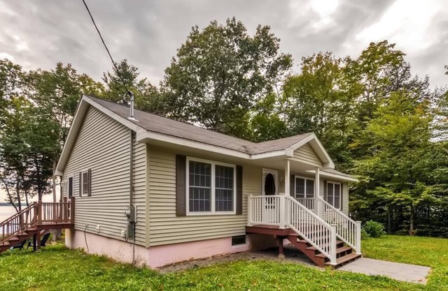 Lakefront 3BR Newport Home avec quai privé!