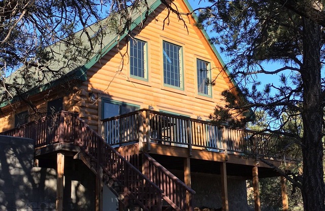 Belle cabane en rondins - destination du Grand Canyon