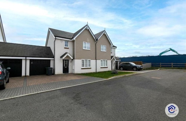 Lovely manor grove home