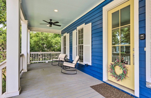 Lovely Mobile Retreat w/ Deck & Front Porch!