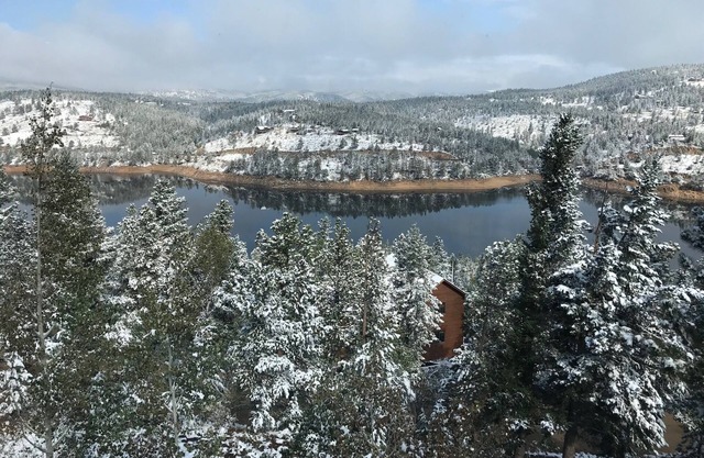 Belle escapade à la montagne avec des vues épiques