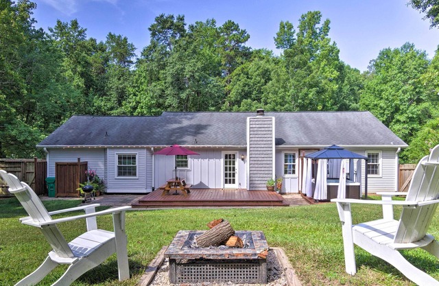 Lovely Mtn Cottage w/ Hot Tub, BBQ & Fire Pit!