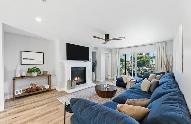Lovely newly renovated 3-bedroom, 2 bathroom condo in Malibu