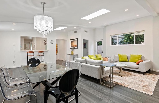 Lovely North Hollywood House Near Universal