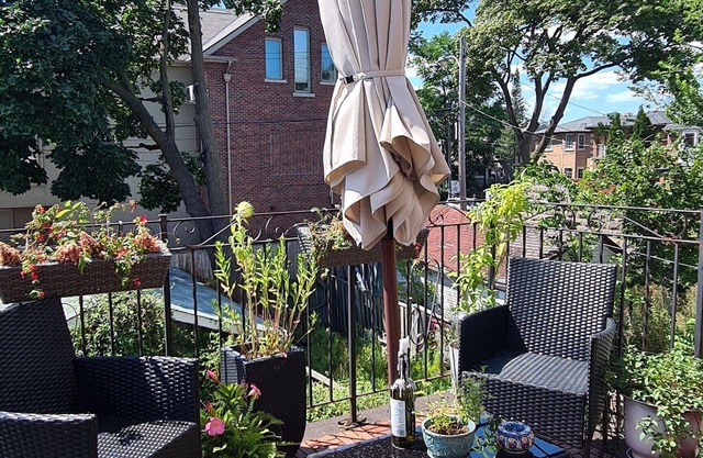 Lovely one bedroom oasis+Balcony+work station