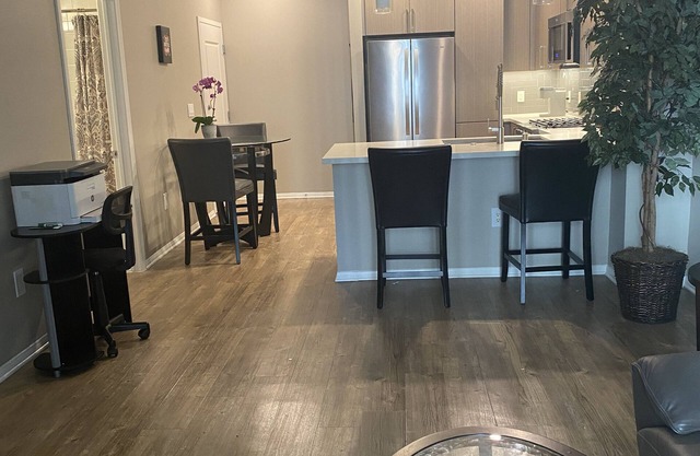 Lovely One bedroom Condo with washer/dryer