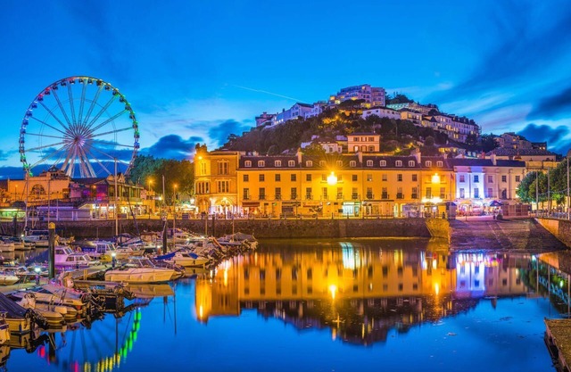 Lovely Period Villa sleeps 8 resting in Torquay