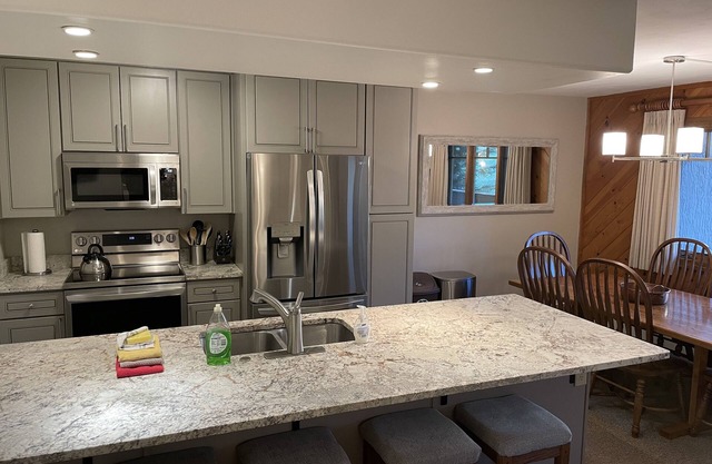 Phoenix haut de gamme 2 bd / 2 bain. Walk 2 Gondola, navette, garage, piscine, bains à remous +++