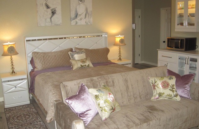 Belle suite principale privée avec arrière-cour