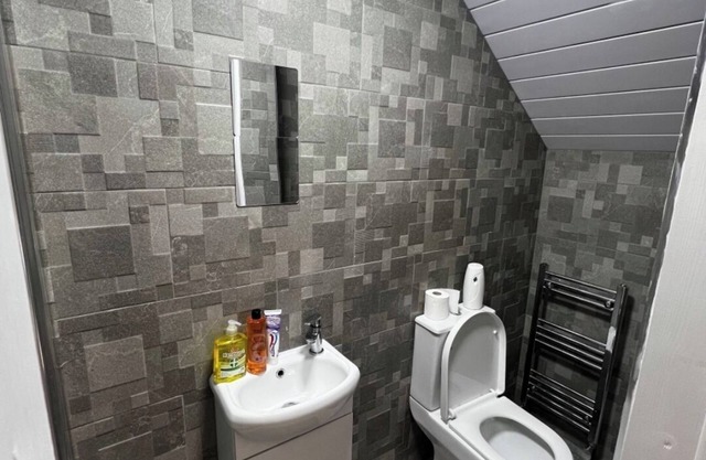 Lovely private room with ensuite bathroom