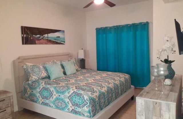 Lovely remodeled condo close to Magic Kingdom