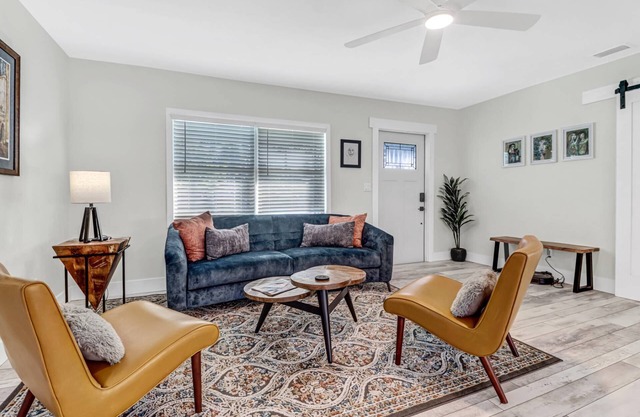 Lovely Renovated Historic District Home Near Downtown Ft Myers! Over $125 of Free Daily Activities!
