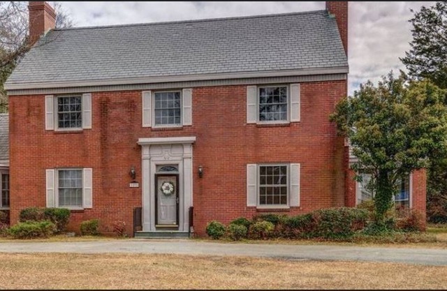 Lovely Rooms in Historic Tarboro Home