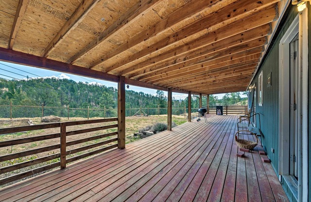 Lovely Ruidoso Cabin w/Deck - 14 Mi to Ski Apache