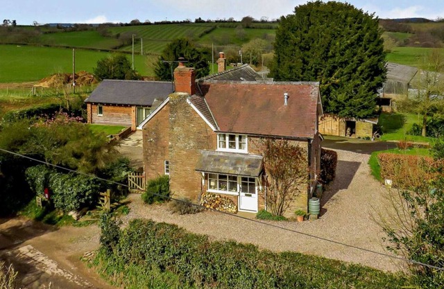 Lovely Rural Period Property, sleeps 8