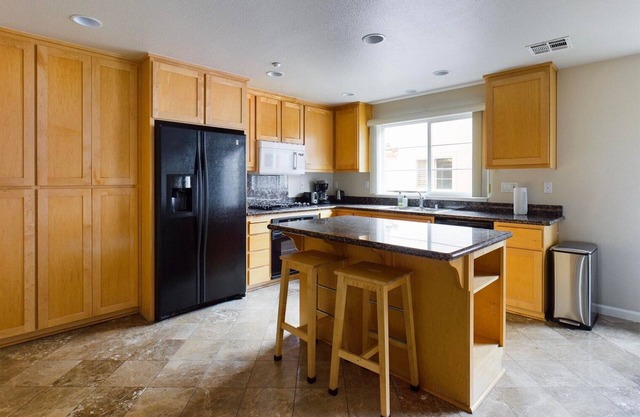 Lovely San Jose 3BR w/Pool, Spa, Patio + Parking, by Blueground