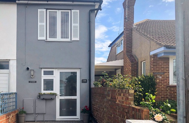 Lovely semi-detached, one bedroomed house, 50 yards from beach.