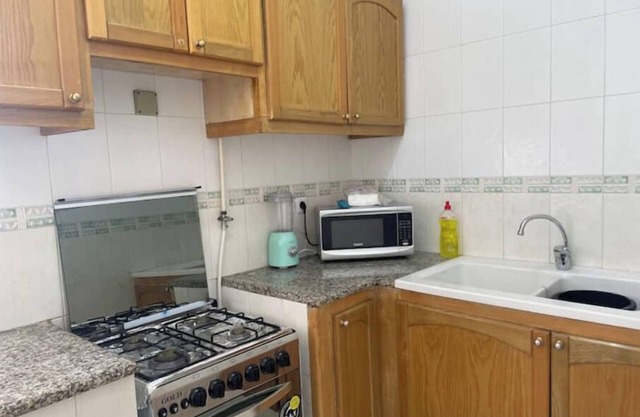 Lovely & spacious apt in Ennasr