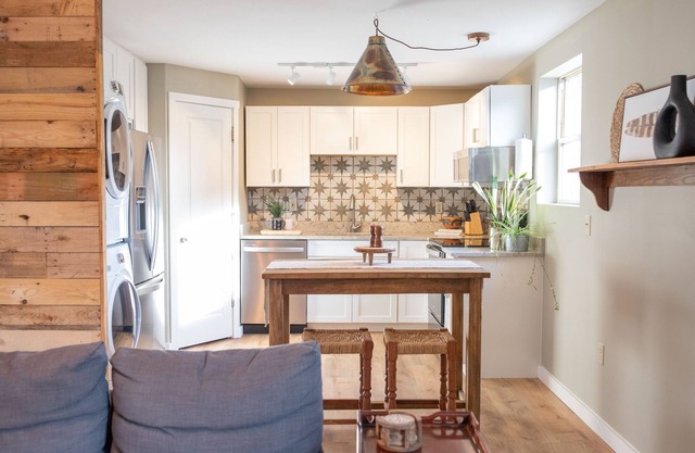 Lovely Strip District loft with free parking